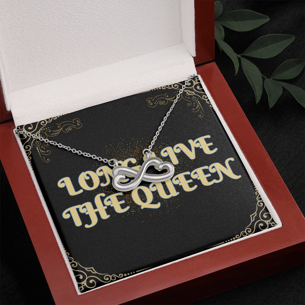 Long live the queen Necklace